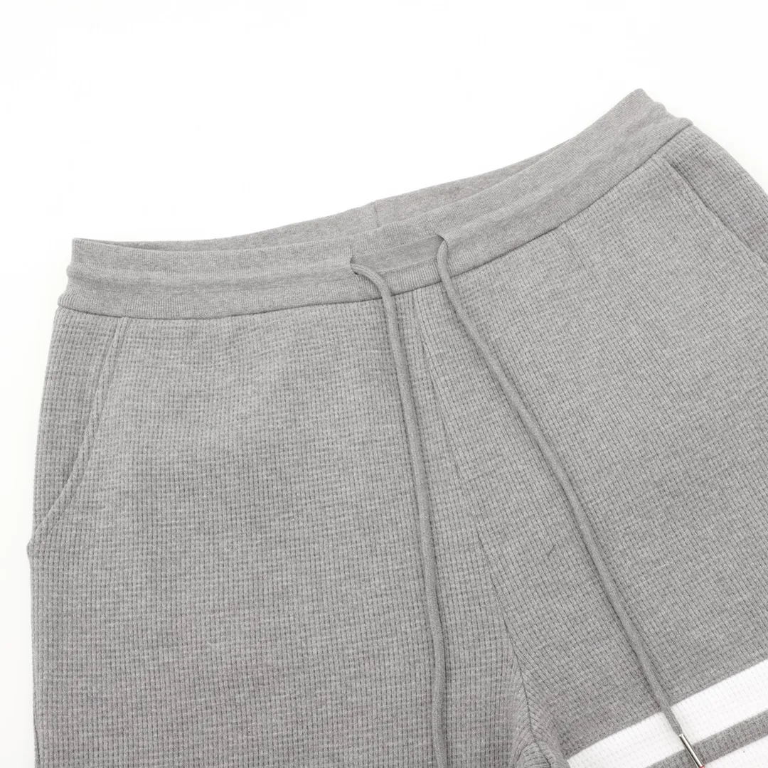 Thom Browne / Classic 420 ， ，32 3 ， ， ， ， ， Breathable ， ， ， TB ， ， ， ！ ， 。 Size: 1-4